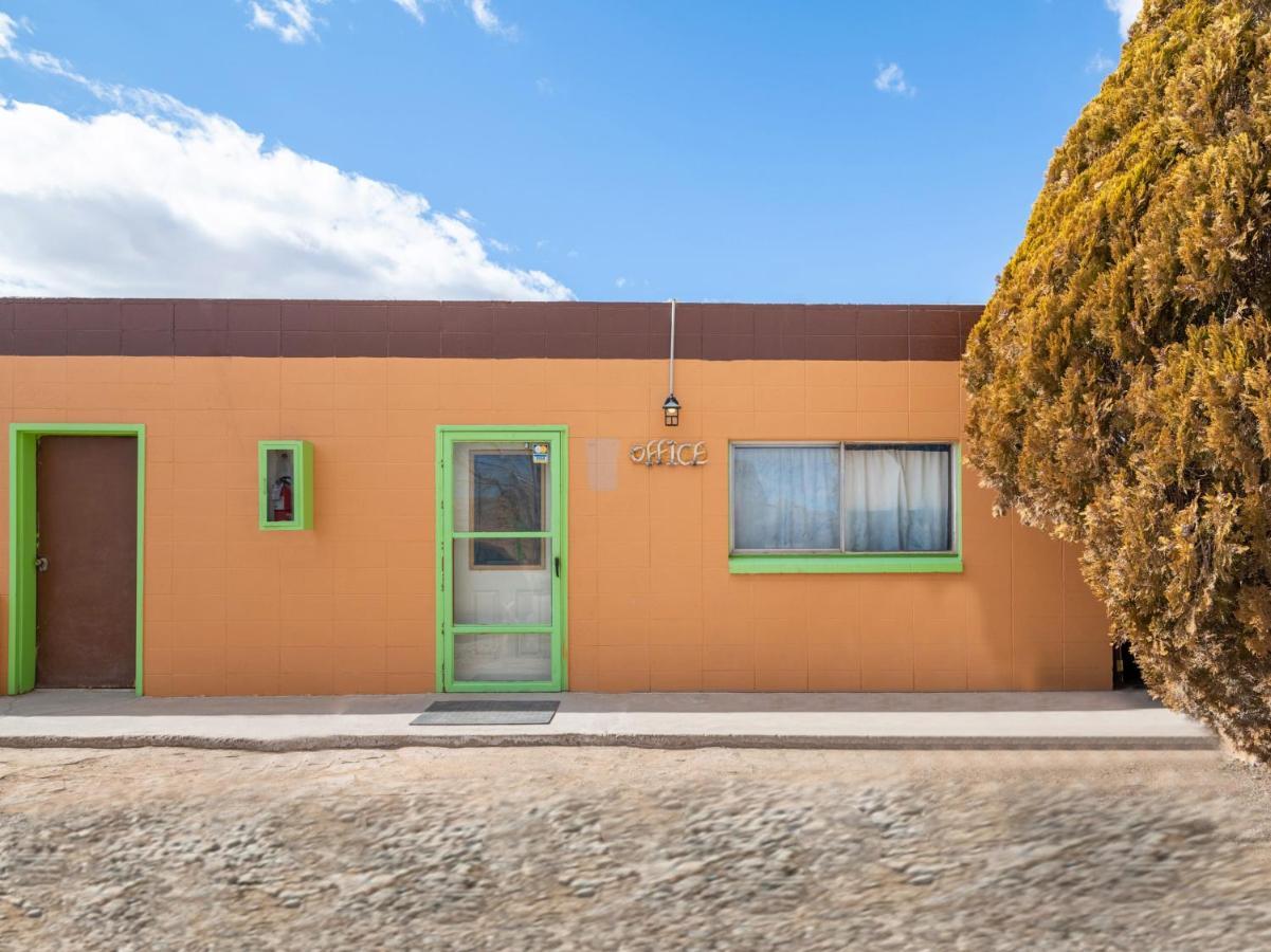 OYO Hotel Hanksville, UT Eksteriør billede